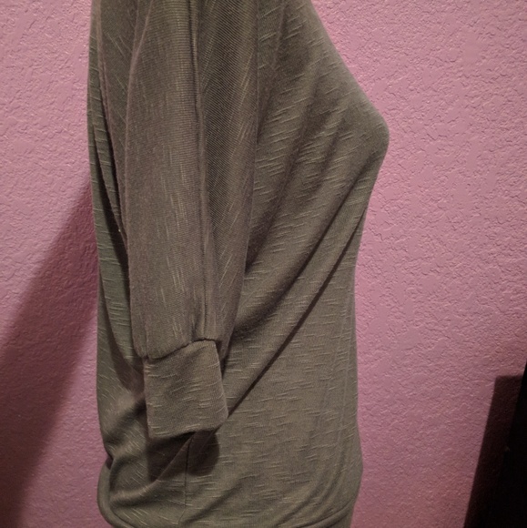 NWT SIZE M slouchy grey sweater sexy & cute - Picture 2 of 5